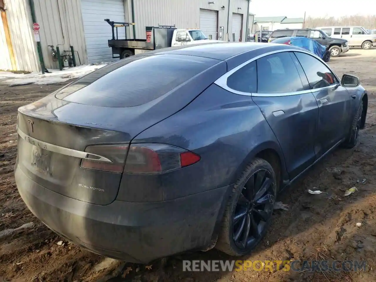 4 Photograph of a damaged car 5YJSA1E21LF391462 TESLA MODEL S 2020