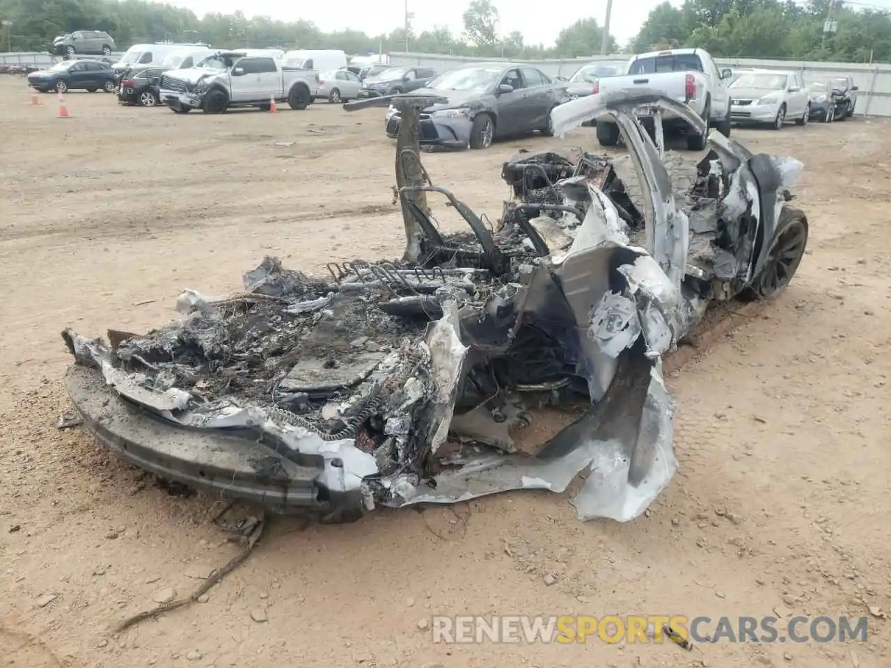 4 Photograph of a damaged car 5YJSA1E22LF354744 TESLA MODEL S 2020