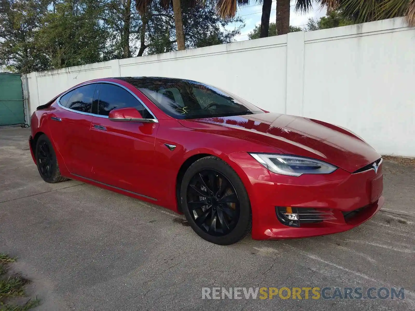 1 Photograph of a damaged car 5YJSA1E22LF356915 TESLA MODEL S 2020