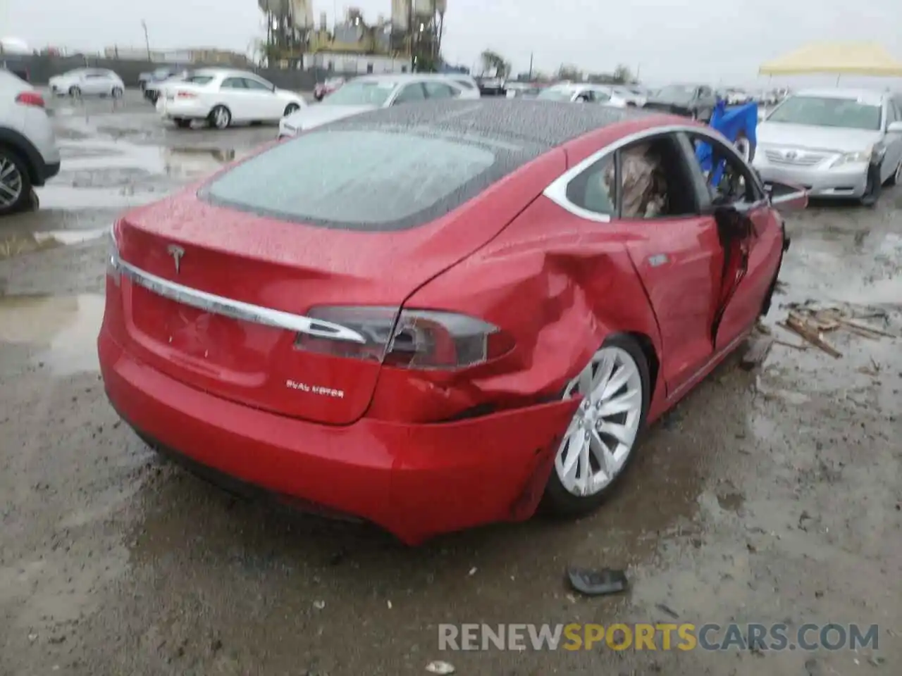 4 Photograph of a damaged car 5YJSA1E22LF359748 TESLA MODEL S 2020