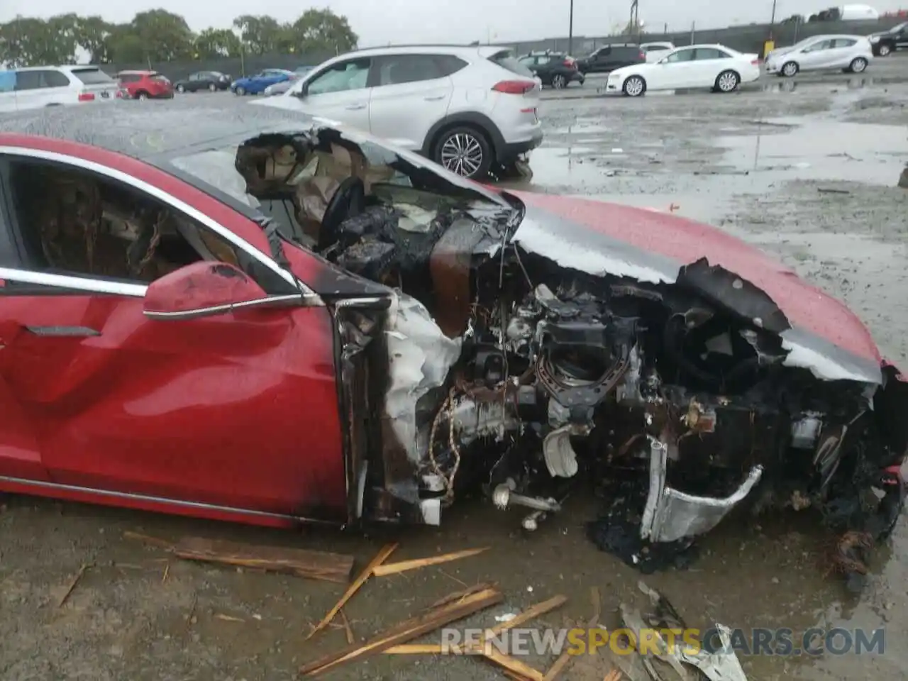 9 Photograph of a damaged car 5YJSA1E22LF359748 TESLA MODEL S 2020