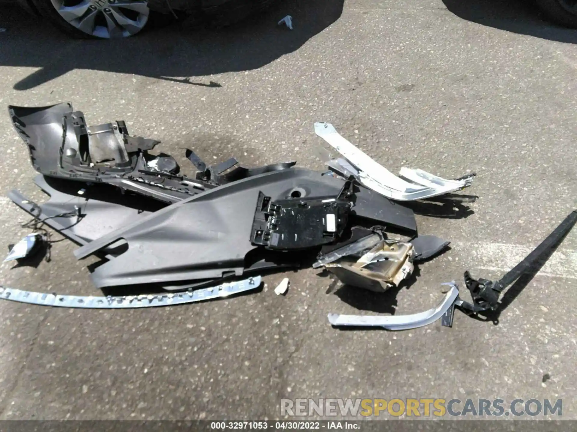 11 Photograph of a damaged car 5YJSA1E22LF360480 TESLA MODEL S 2020