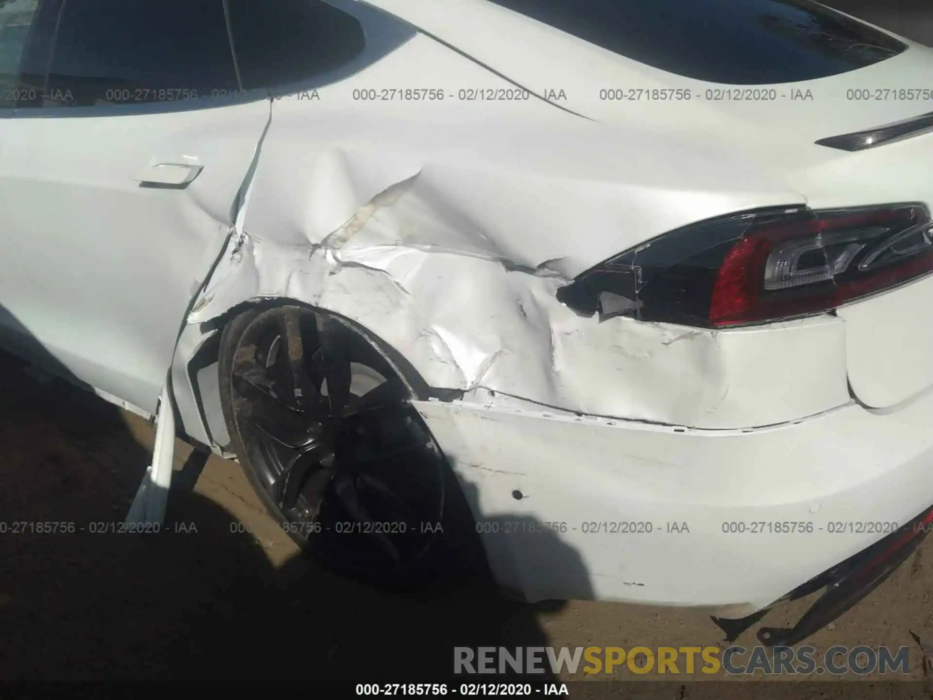 6 Photograph of a damaged car 5YJSA1E22LF360785 TESLA MODEL S 2020