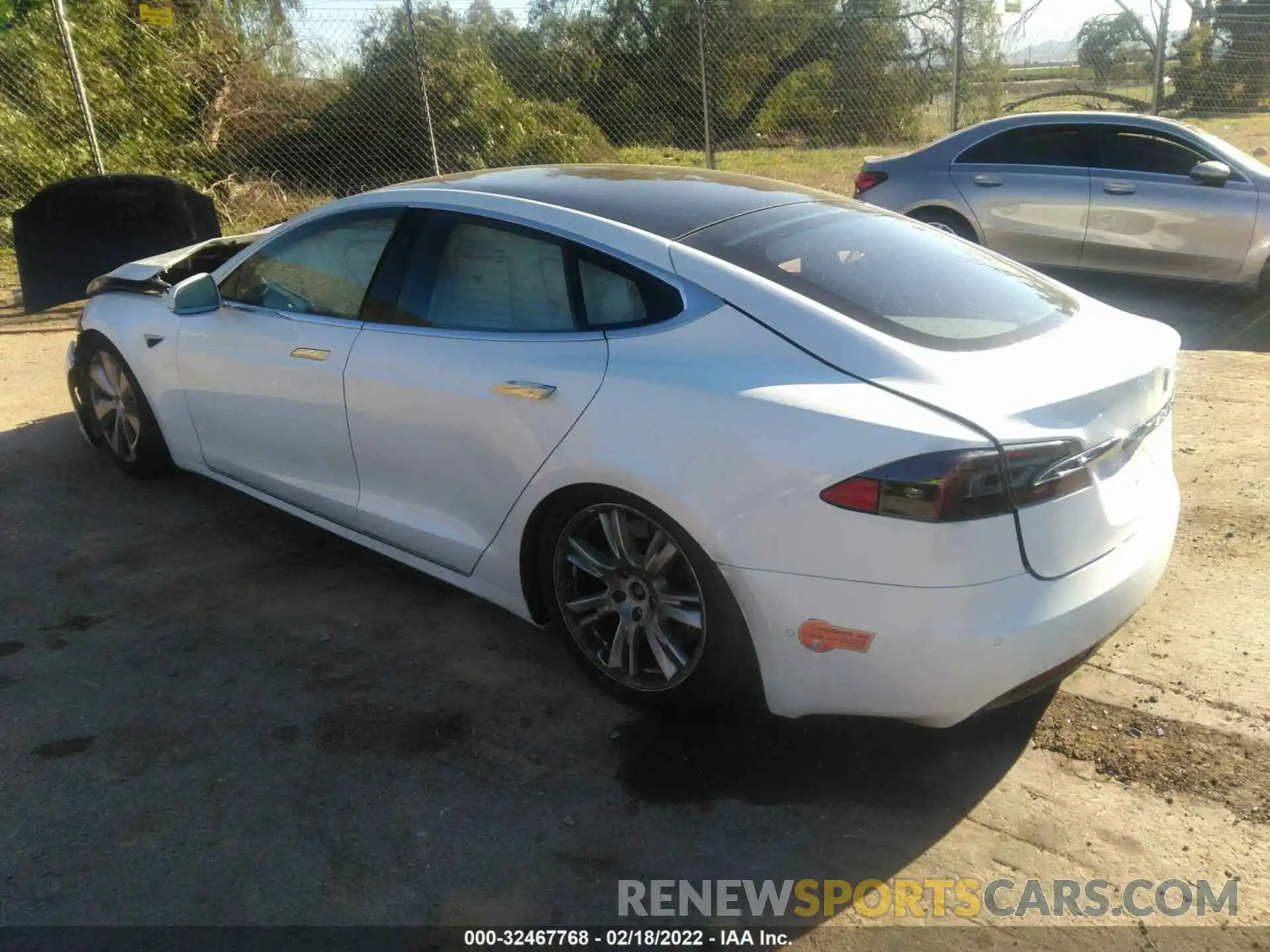 3 Photograph of a damaged car 5YJSA1E22LF369552 TESLA MODEL S 2020