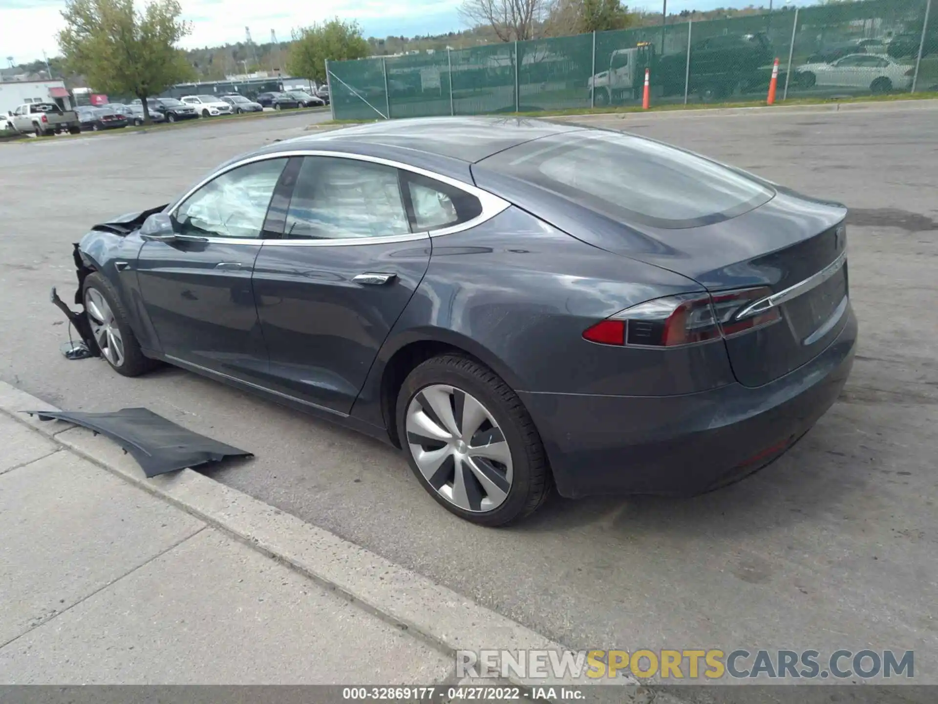 3 Photograph of a damaged car 5YJSA1E22LF379028 TESLA MODEL S 2020