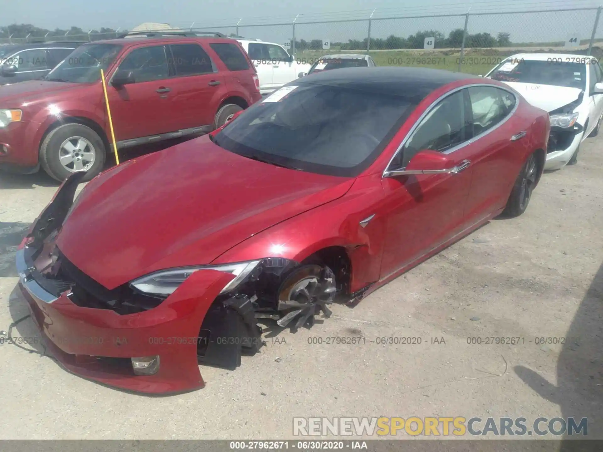 2 Photograph of a damaged car 5YJSA1E22LF380082 TESLA MODEL S 2020