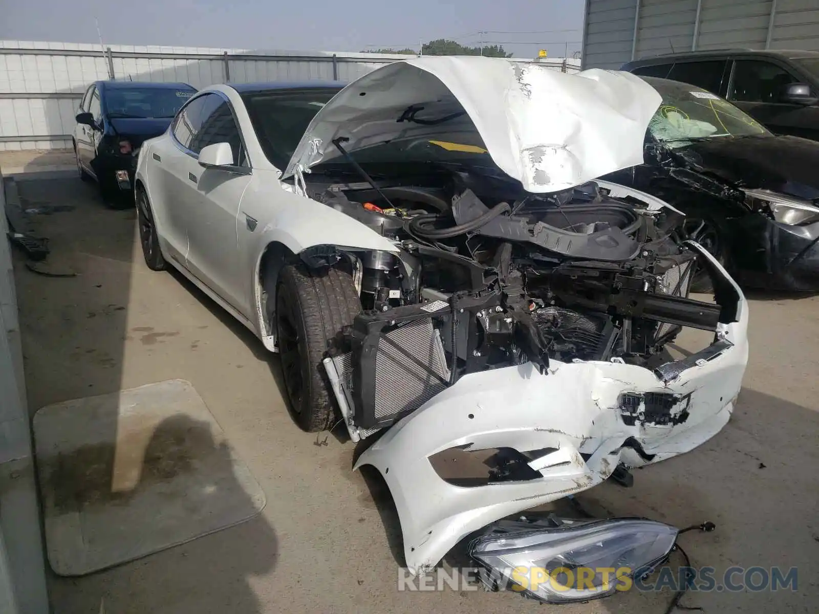 1 Photograph of a damaged car 5YJSA1E22LF401366 TESLA MODEL S 2020