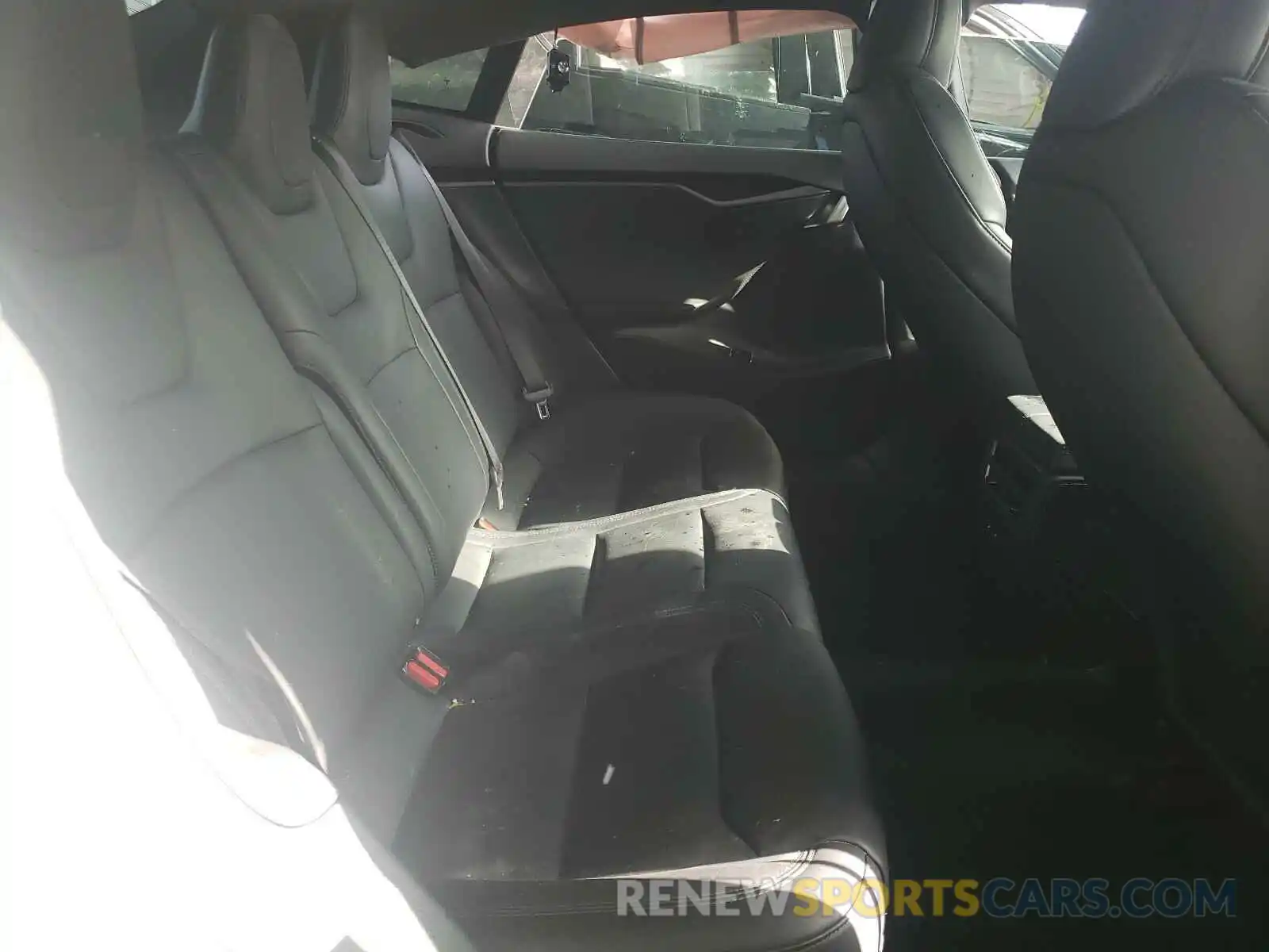 6 Photograph of a damaged car 5YJSA1E22LF401366 TESLA MODEL S 2020