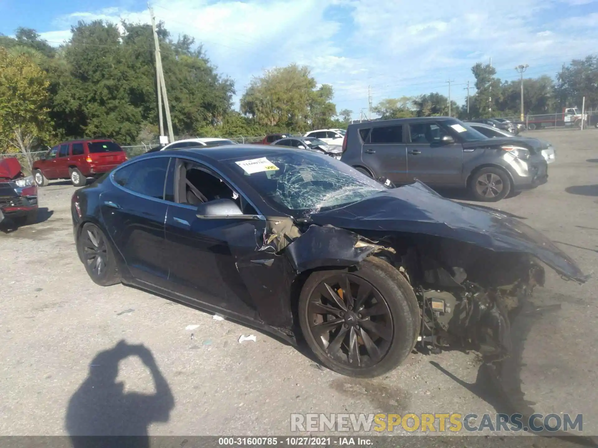 1 Photograph of a damaged car 5YJSA1E23LF350976 TESLA MODEL S 2020