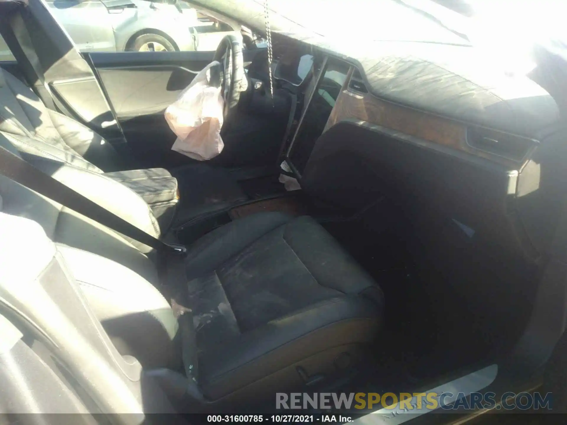 5 Photograph of a damaged car 5YJSA1E23LF350976 TESLA MODEL S 2020