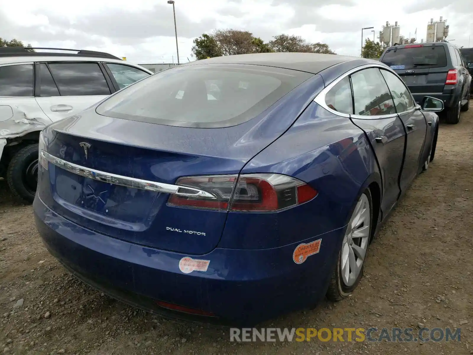 4 Photograph of a damaged car 5YJSA1E23LF357748 TESLA MODEL S 2020