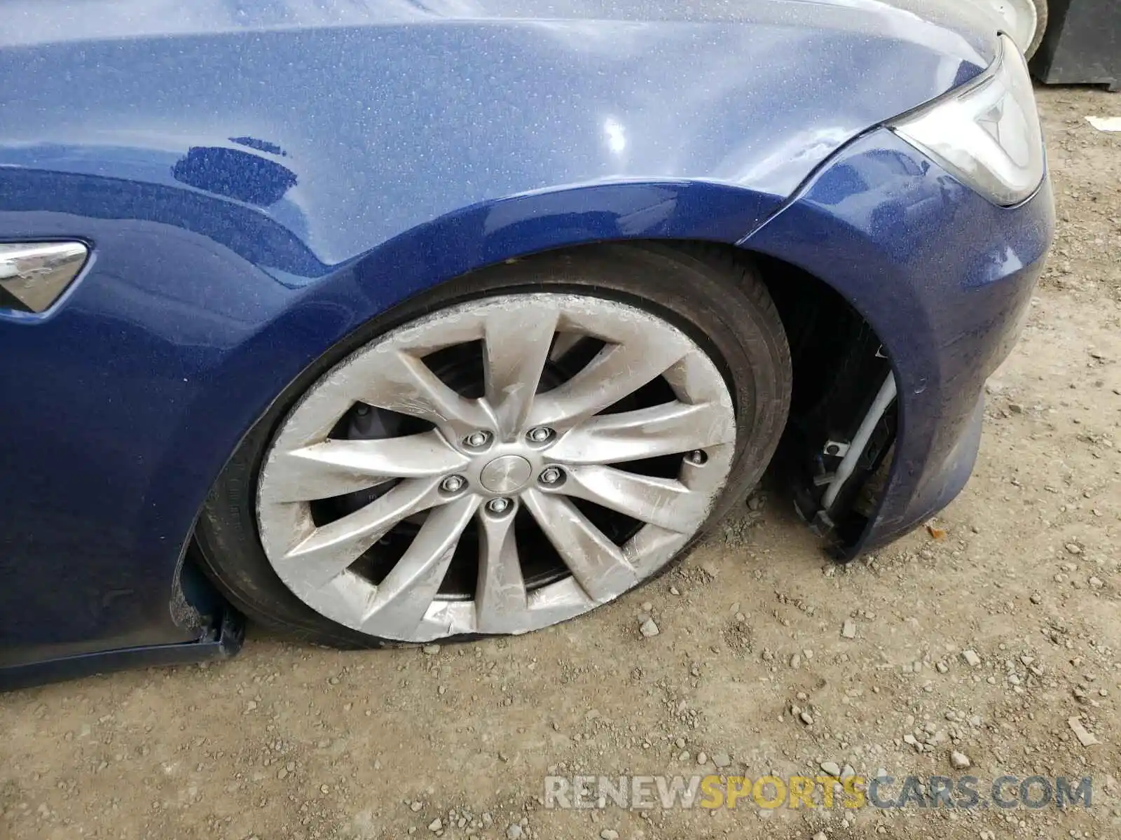 9 Photograph of a damaged car 5YJSA1E23LF357748 TESLA MODEL S 2020