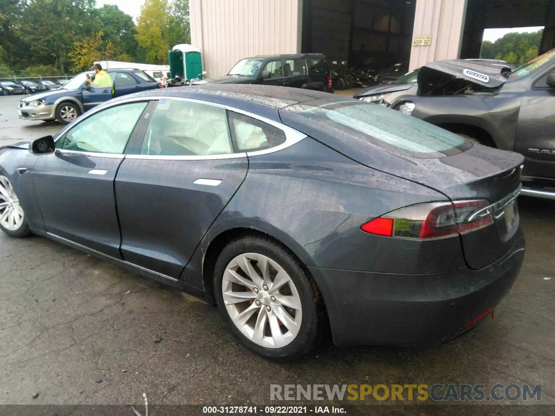 3 Photograph of a damaged car 5YJSA1E23LF360472 TESLA MODEL S 2020