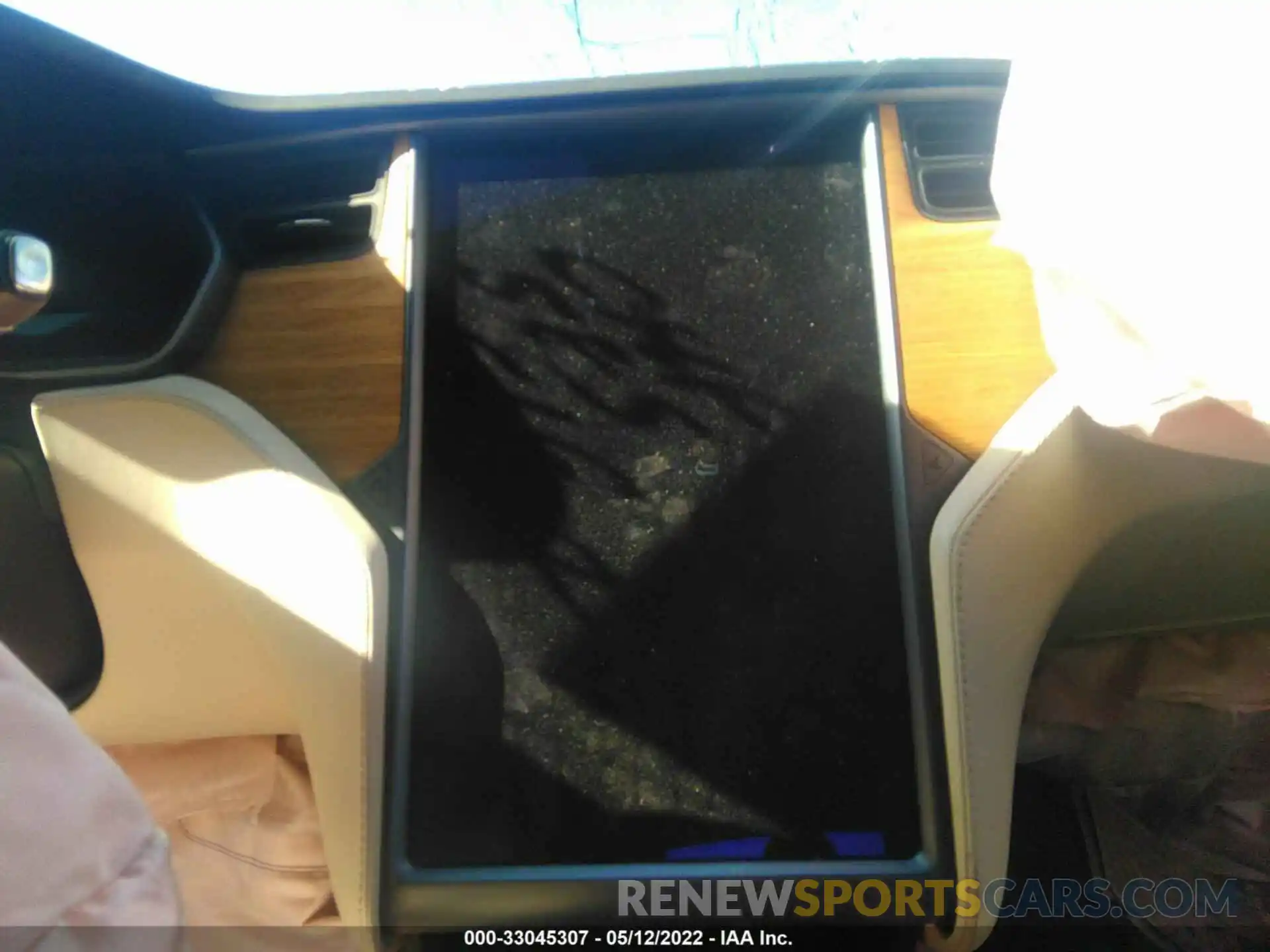 7 Photograph of a damaged car 5YJSA1E23LF370659 TESLA MODEL S 2020