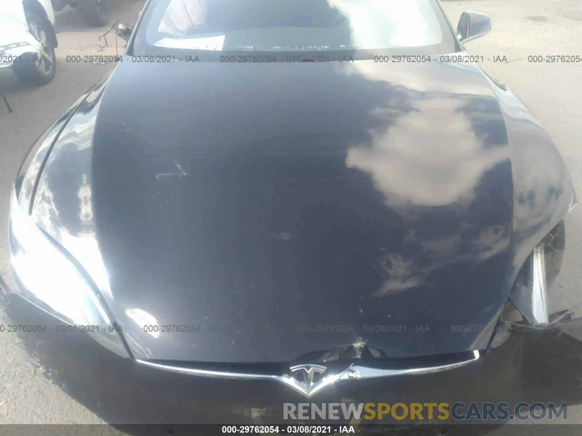 10 Photograph of a damaged car 5YJSA1E23LF397327 TESLA MODEL S 2020