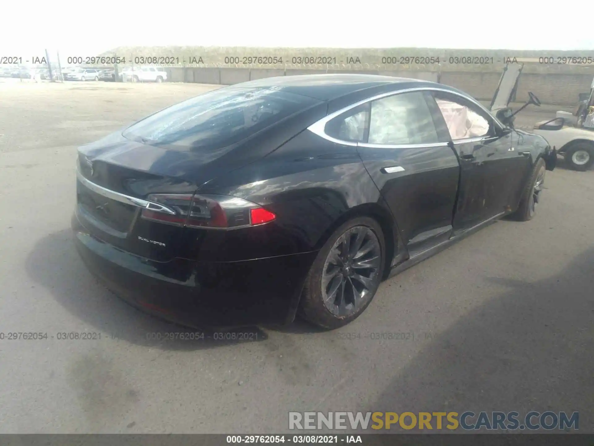 4 Photograph of a damaged car 5YJSA1E23LF397327 TESLA MODEL S 2020