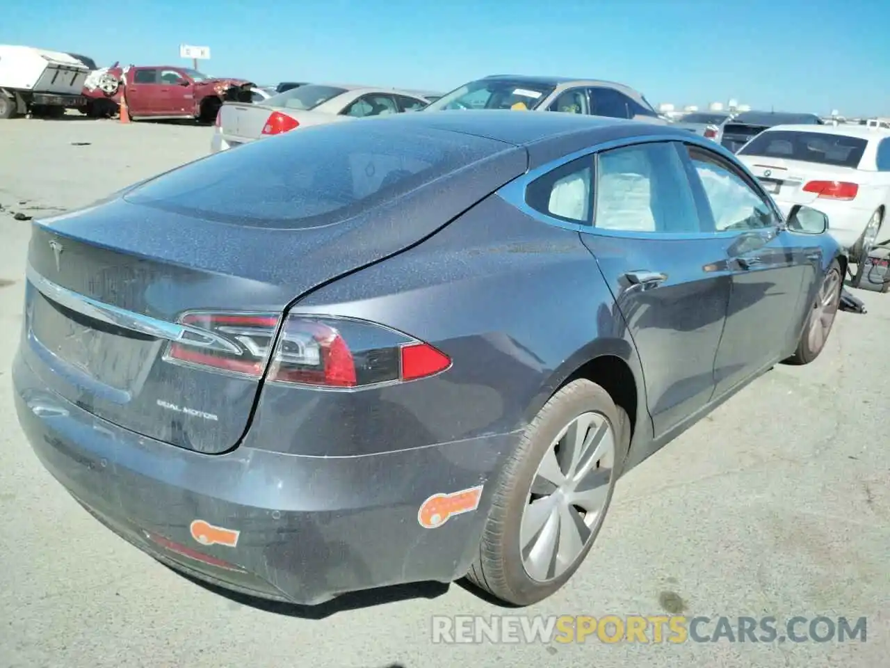 4 Photograph of a damaged car 5YJSA1E23LF400033 TESLA MODEL S 2020