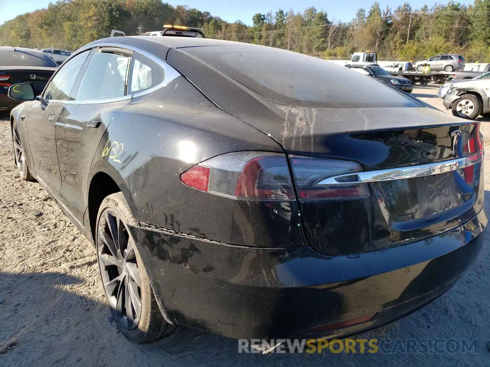 3 Фотография поврежденного автомобиля 5YJSA1E24LF355572 TESLA MODEL S 2020