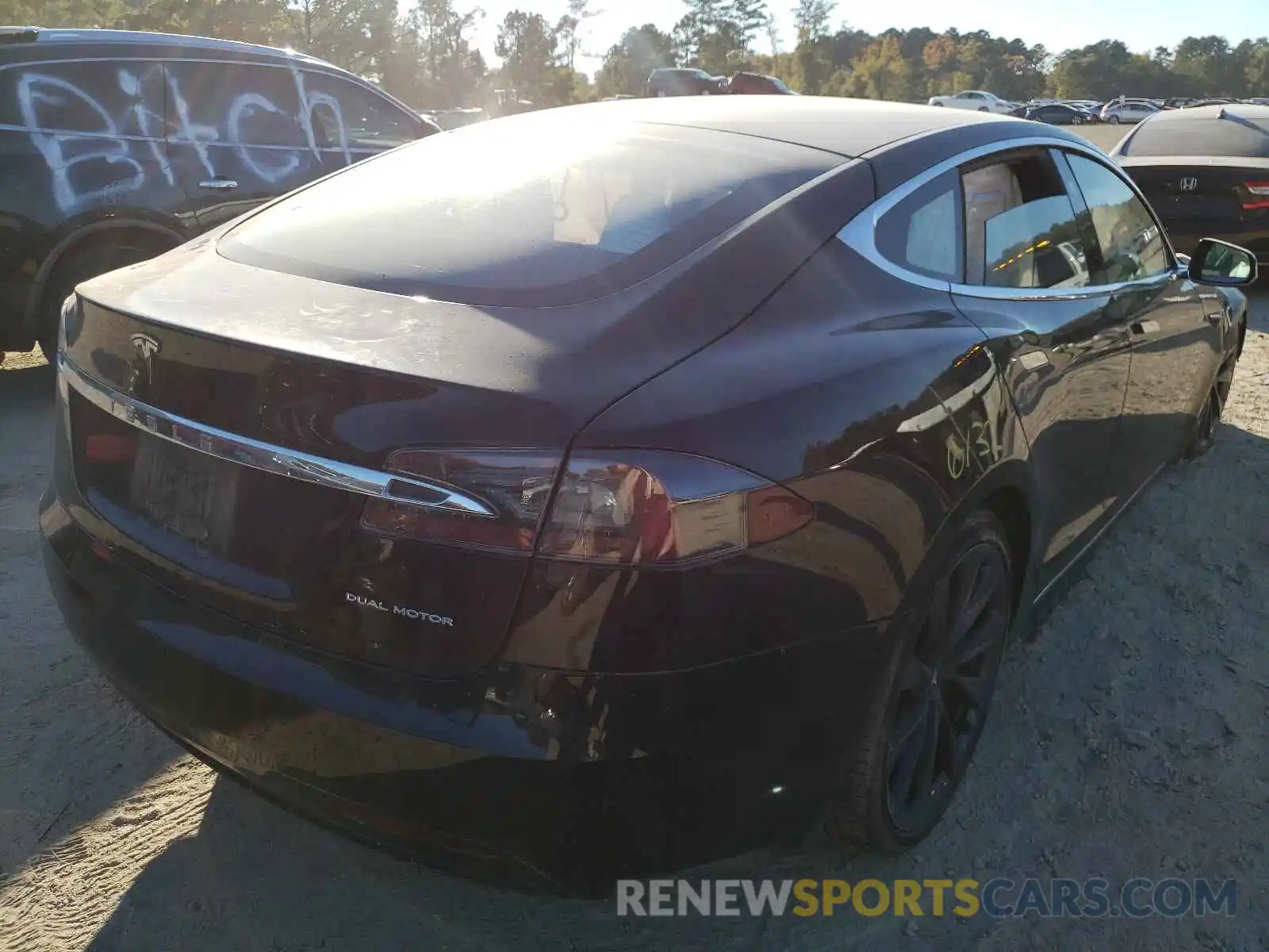 4 Photograph of a damaged car 5YJSA1E24LF355572 TESLA MODEL S 2020