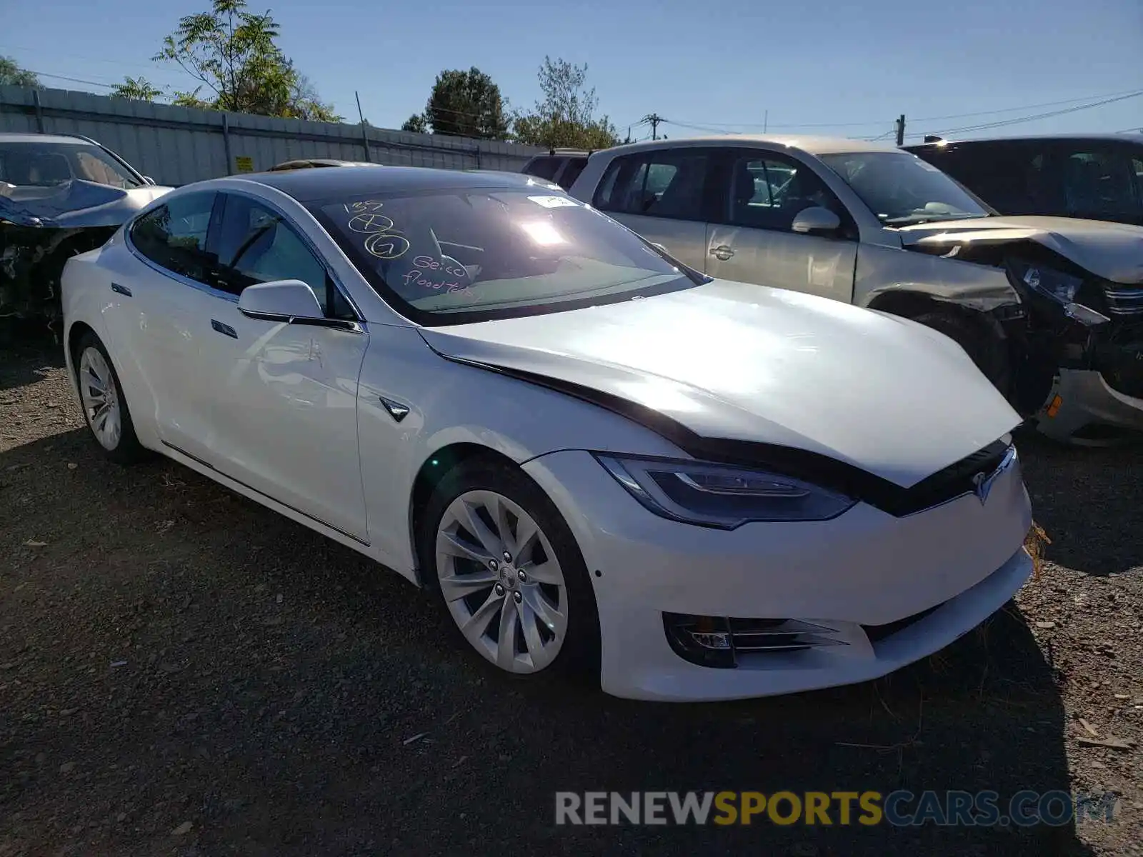 1 Фотография поврежденного автомобиля 5YJSA1E24LF356737 TESLA MODEL S 2020