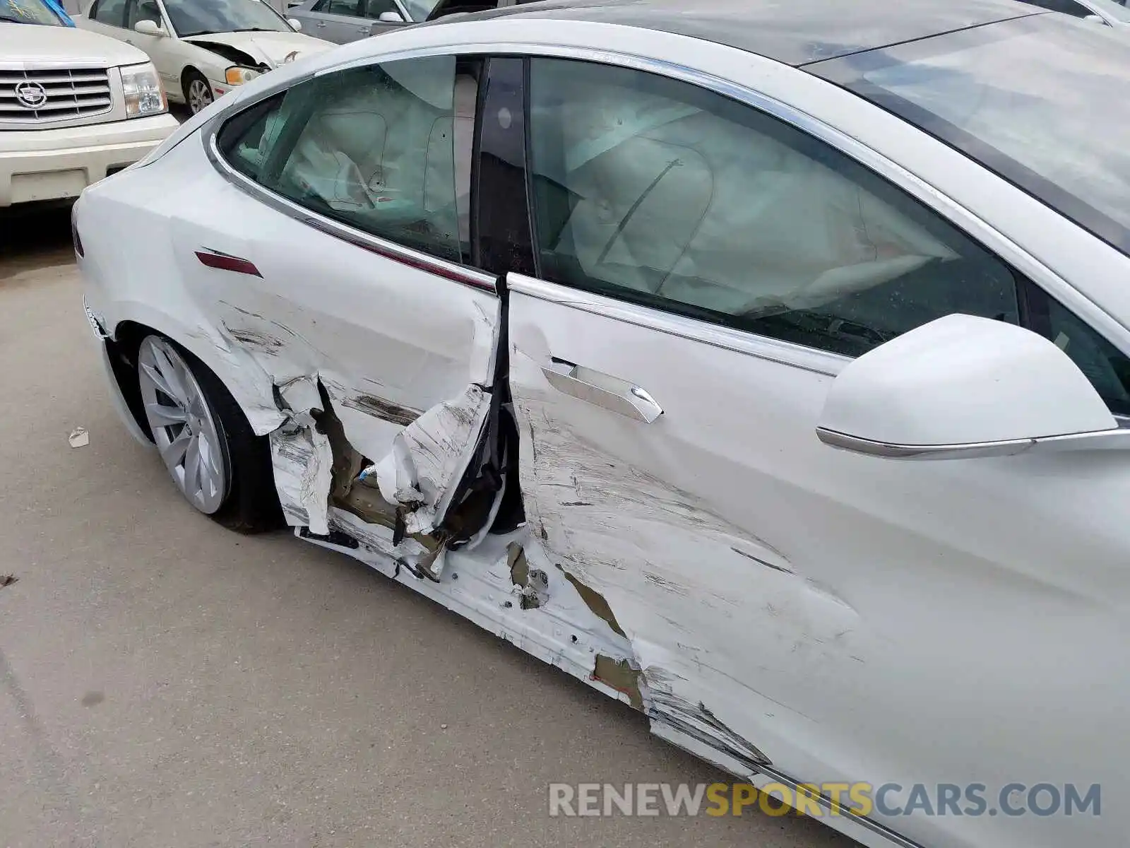 9 Photograph of a damaged car 5YJSA1E24LF362571 TESLA MODEL S 2020