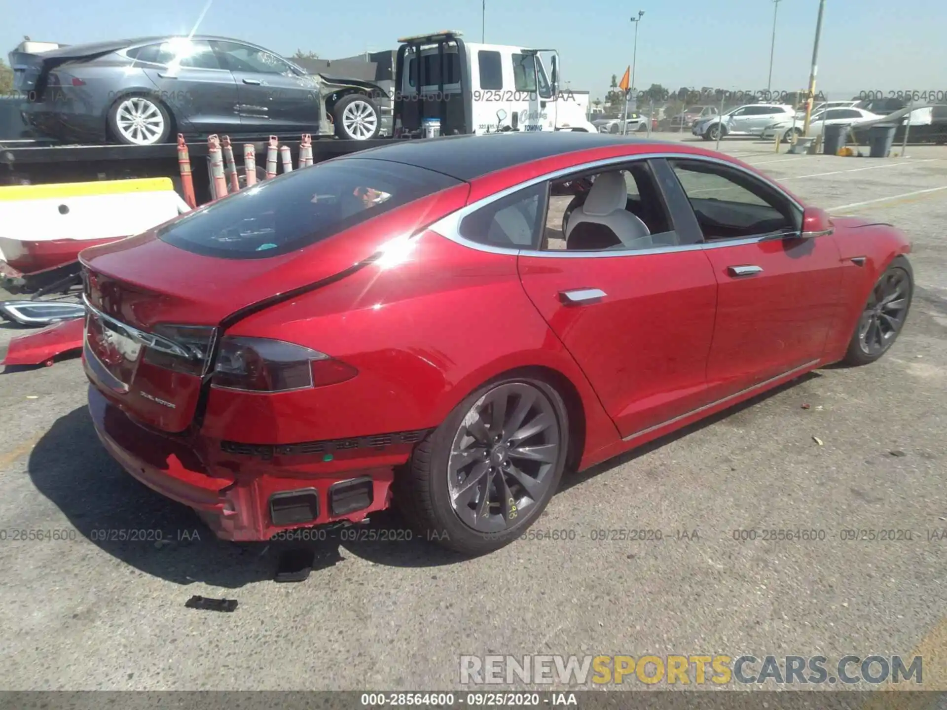 4 Photograph of a damaged car 5YJSA1E24LF391200 TESLA MODEL S 2020