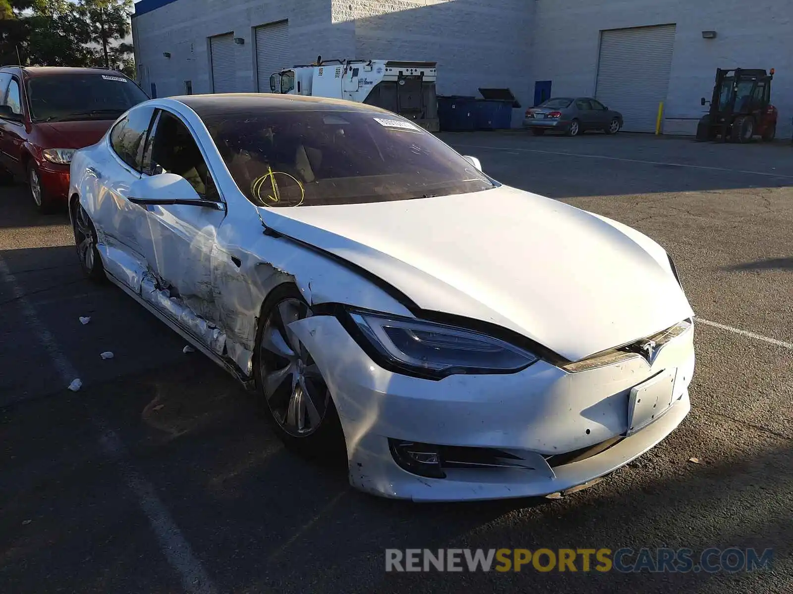 1 Photograph of a damaged car 5YJSA1E24LF402261 TESLA MODEL S 2020