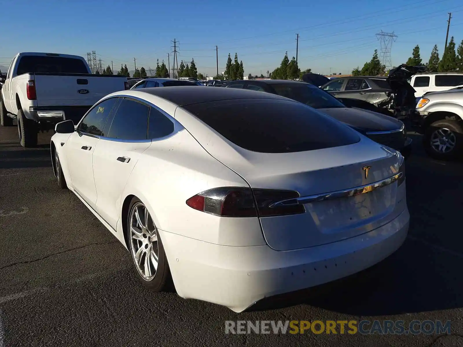 3 Photograph of a damaged car 5YJSA1E24LF402261 TESLA MODEL S 2020