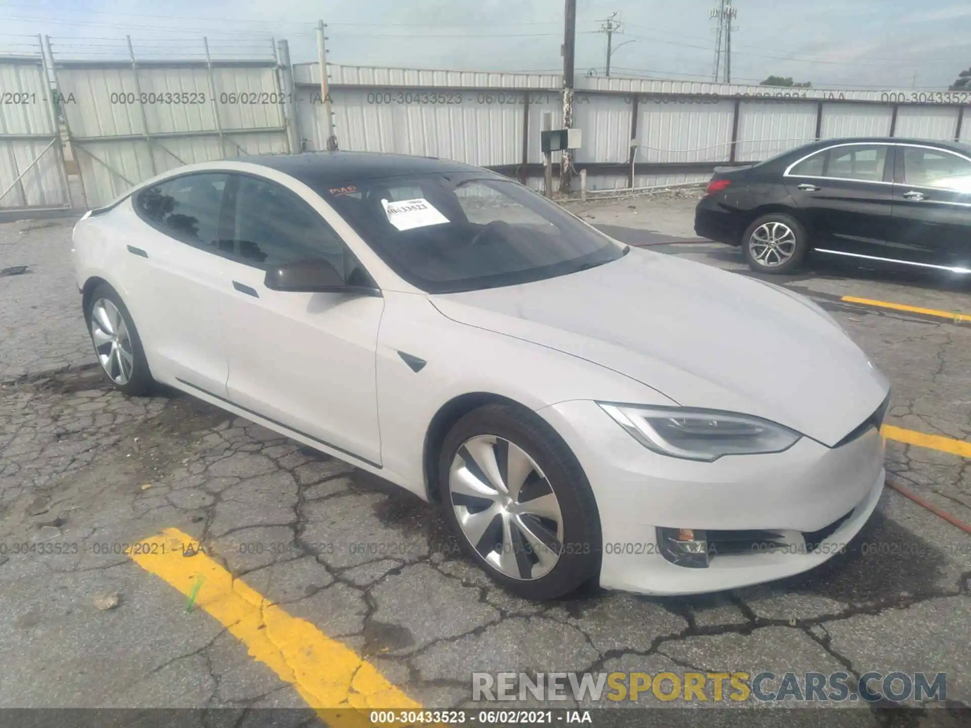 1 Photograph of a damaged car 5YJSA1E24LF402695 TESLA MODEL S 2020