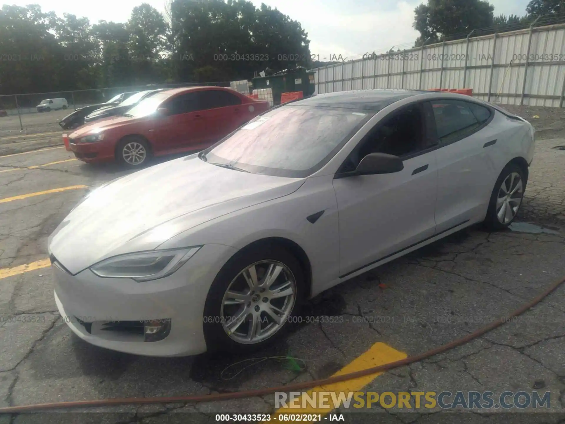 2 Photograph of a damaged car 5YJSA1E24LF402695 TESLA MODEL S 2020