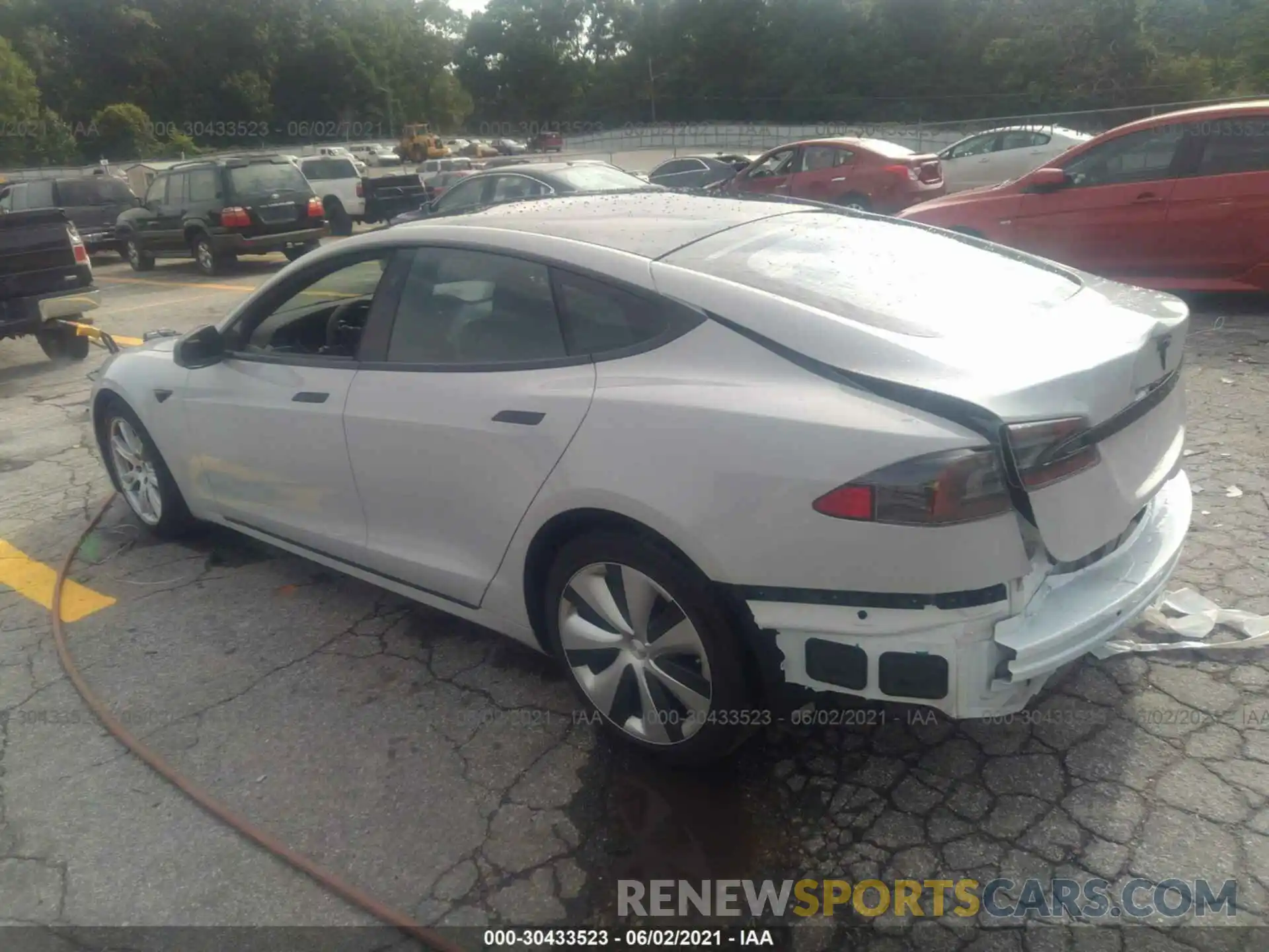 3 Photograph of a damaged car 5YJSA1E24LF402695 TESLA MODEL S 2020