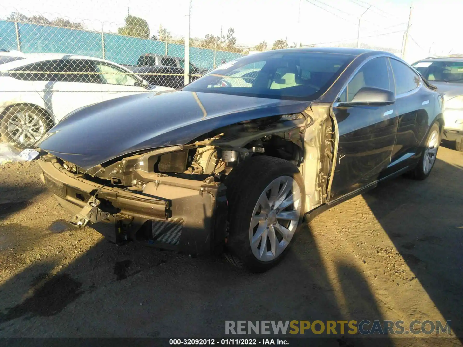 2 Photograph of a damaged car 5YJSA1E25LF360716 TESLA MODEL S 2020