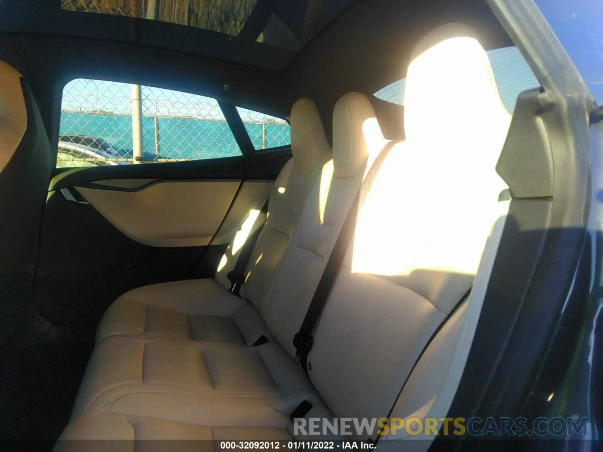 8 Photograph of a damaged car 5YJSA1E25LF360716 TESLA MODEL S 2020