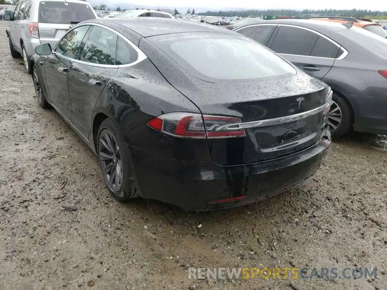 3 Photograph of a damaged car 5YJSA1E25LF370341 TESLA MODEL S 2020