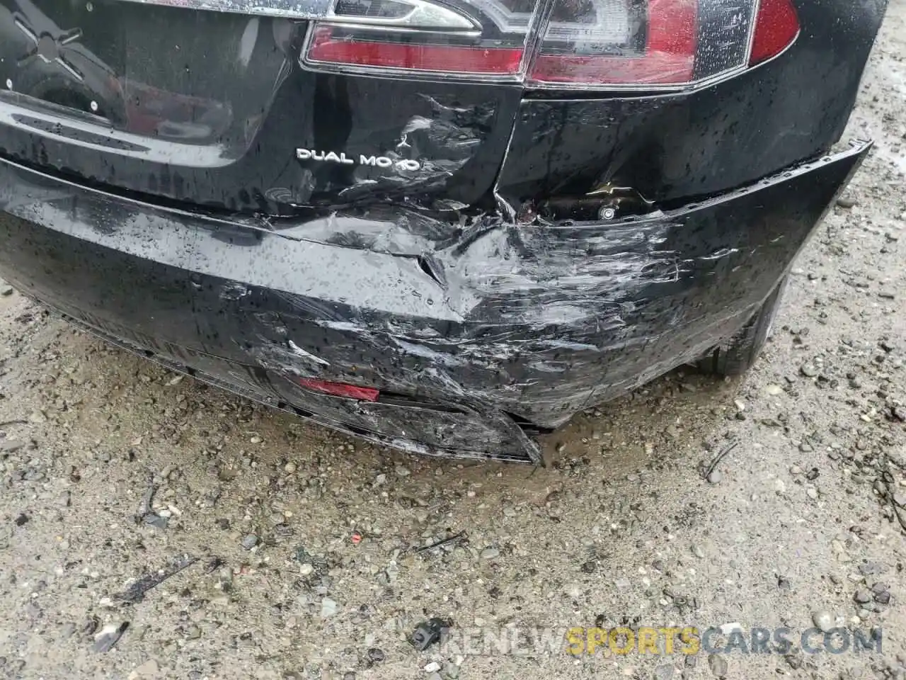 9 Photograph of a damaged car 5YJSA1E25LF370341 TESLA MODEL S 2020