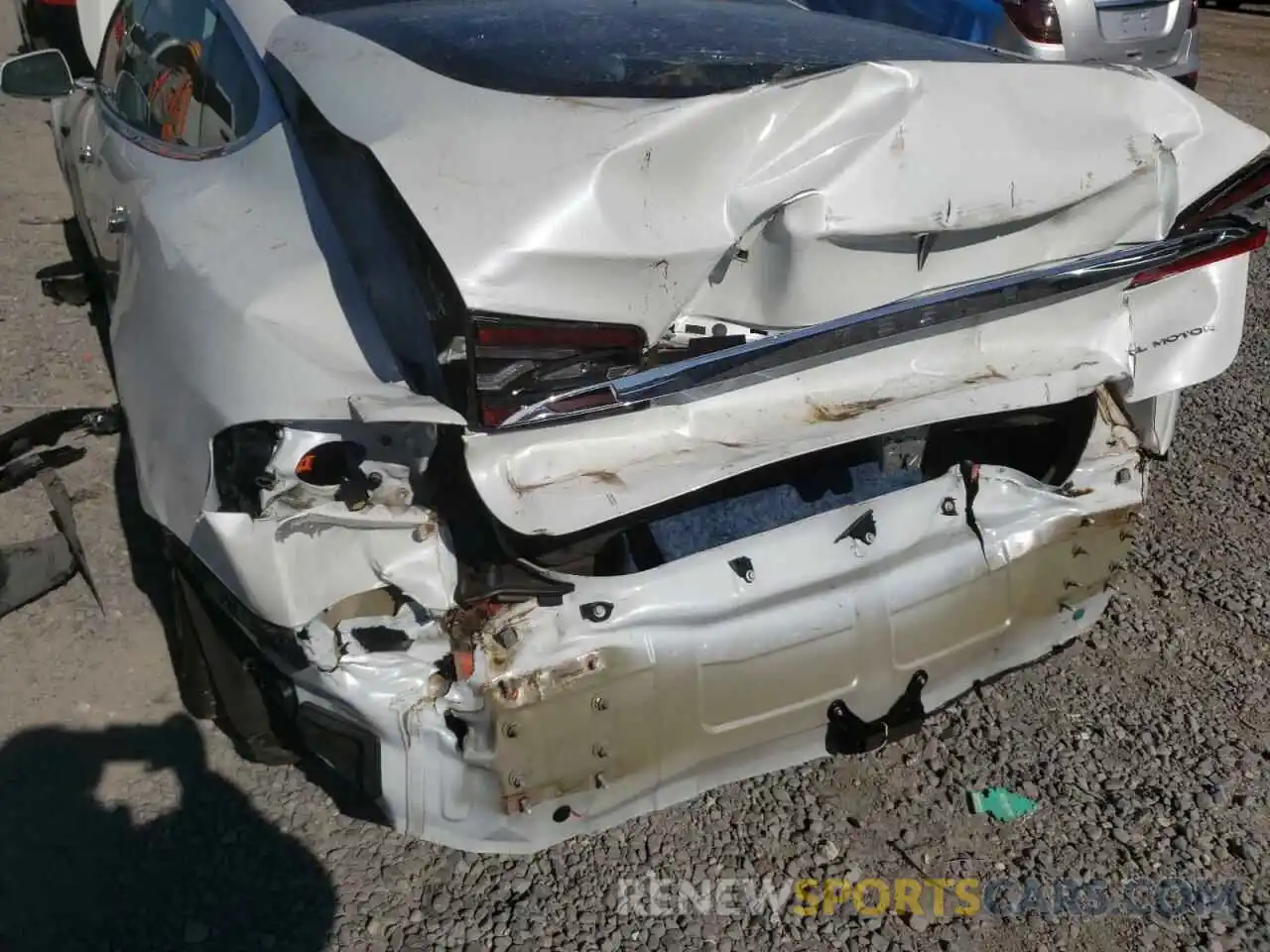 9 Photograph of a damaged car 5YJSA1E25LF397362 TESLA MODEL S 2020