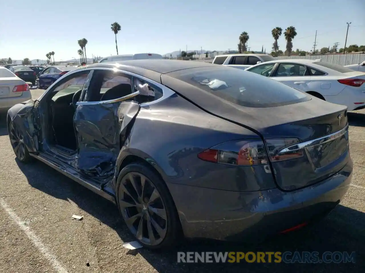 3 Photograph of a damaged car 5YJSA1E25LF402303 TESLA MODEL S 2020