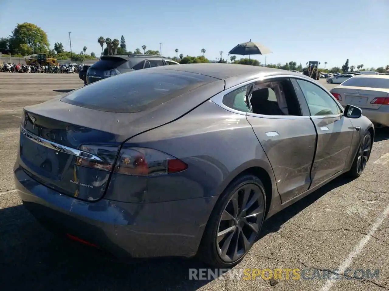 4 Photograph of a damaged car 5YJSA1E25LF402303 TESLA MODEL S 2020