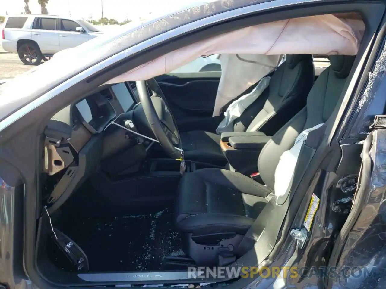 5 Photograph of a damaged car 5YJSA1E25LF402303 TESLA MODEL S 2020