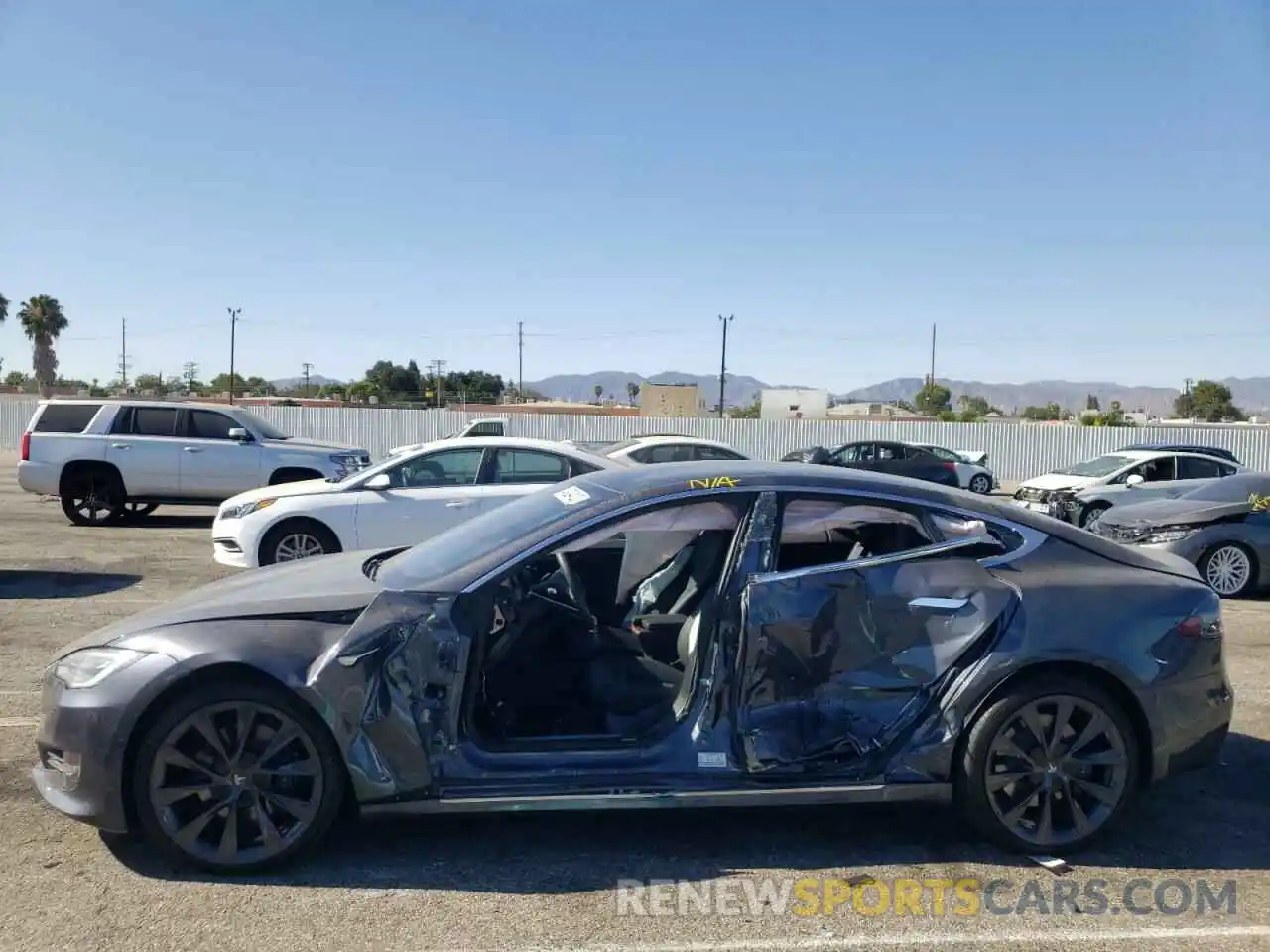 9 Photograph of a damaged car 5YJSA1E25LF402303 TESLA MODEL S 2020