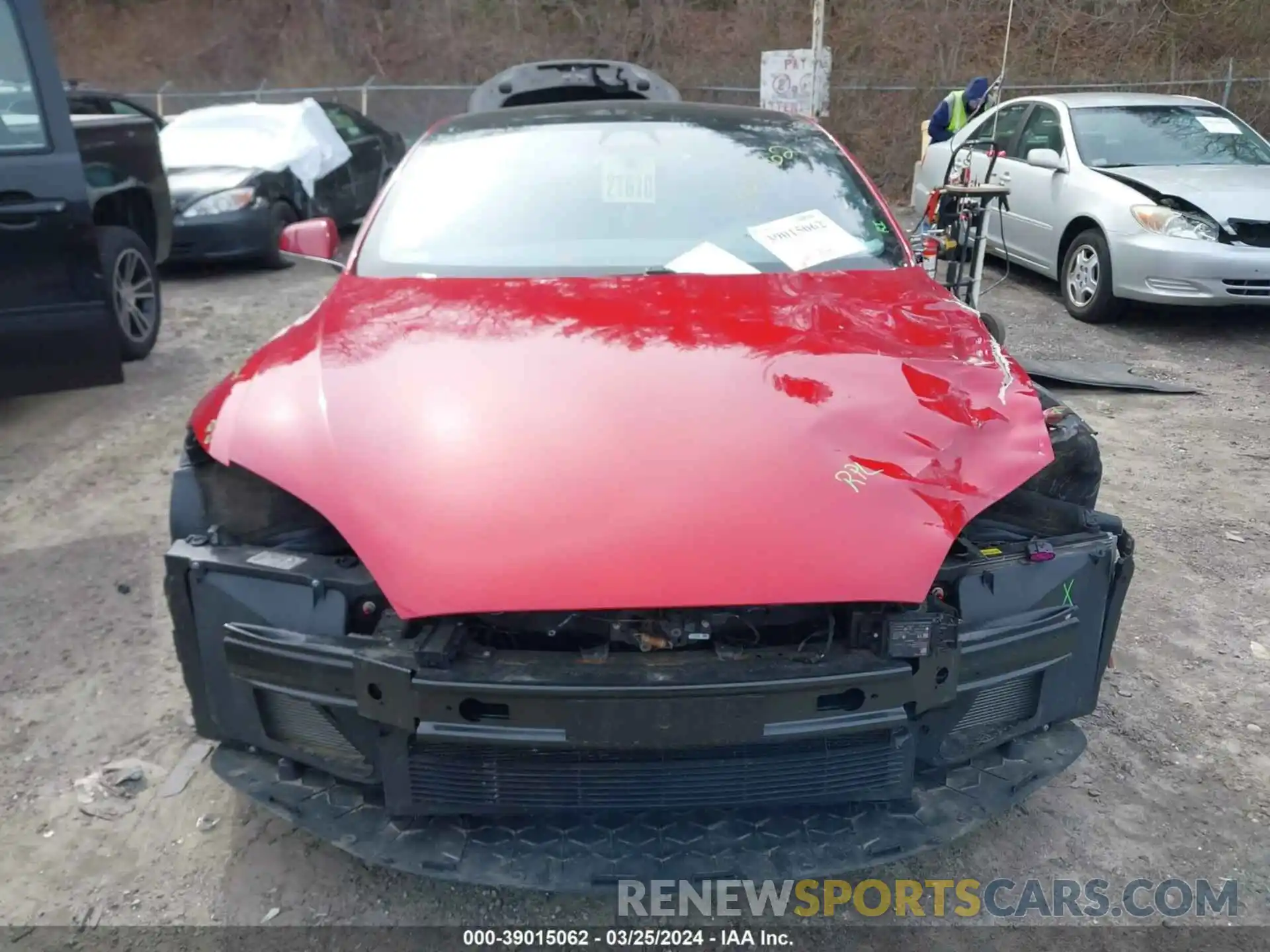 12 Photograph of a damaged car 5YJSA1E25LF412085 TESLA MODEL S 2020