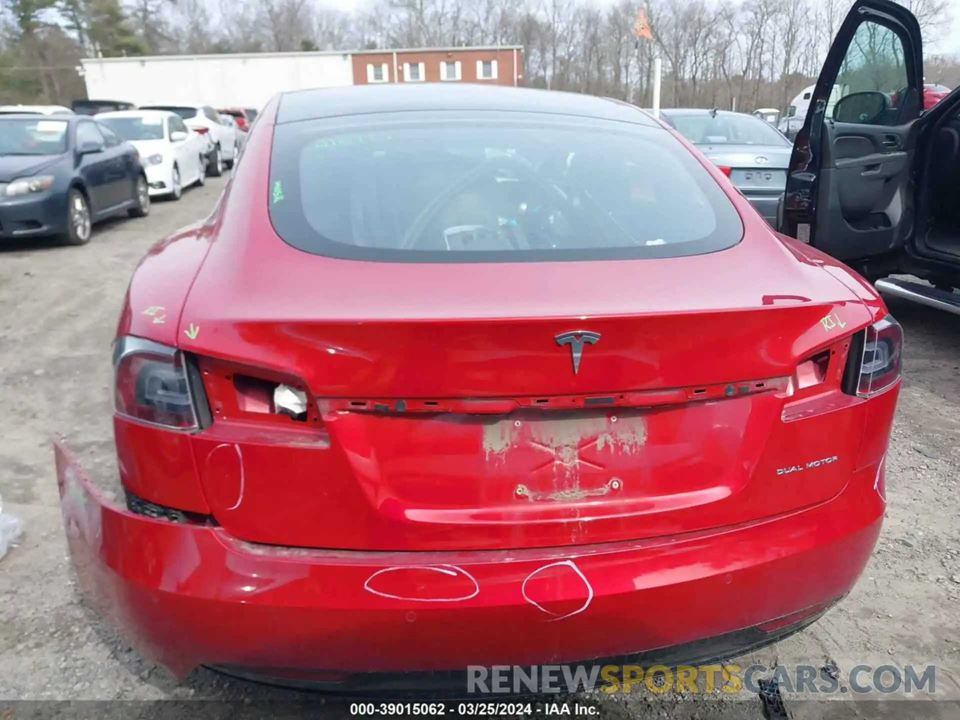 16 Photograph of a damaged car 5YJSA1E25LF412085 TESLA MODEL S 2020