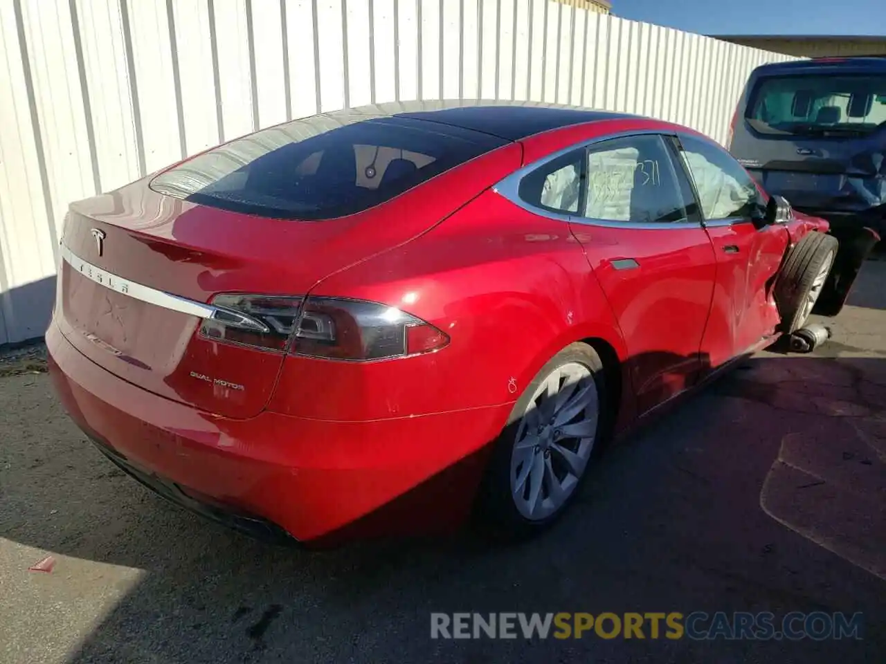 4 Photograph of a damaged car 5YJSA1E26LF369148 TESLA MODEL S 2020