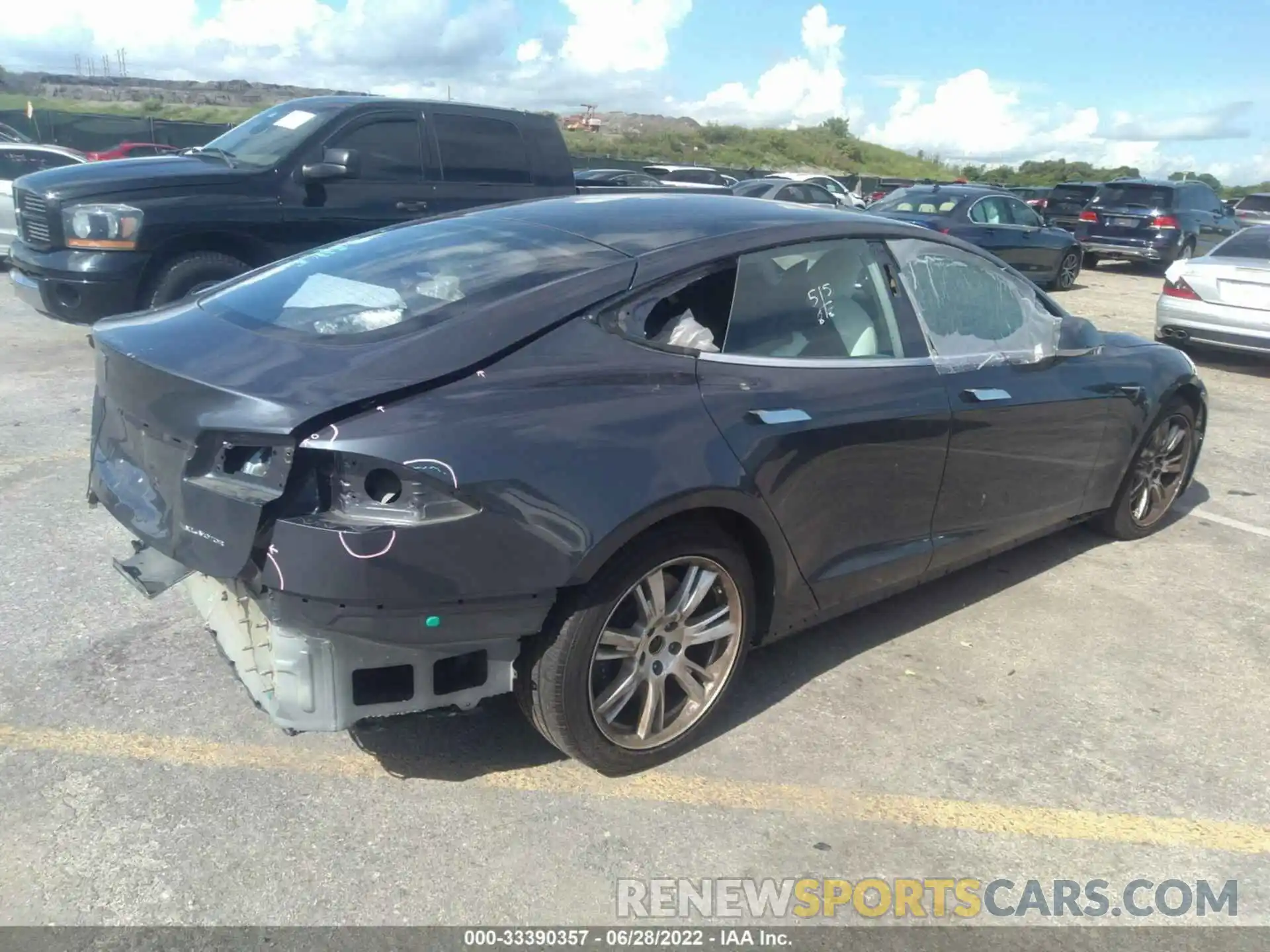 4 Photograph of a damaged car 5YJSA1E26LF381865 TESLA MODEL S 2020