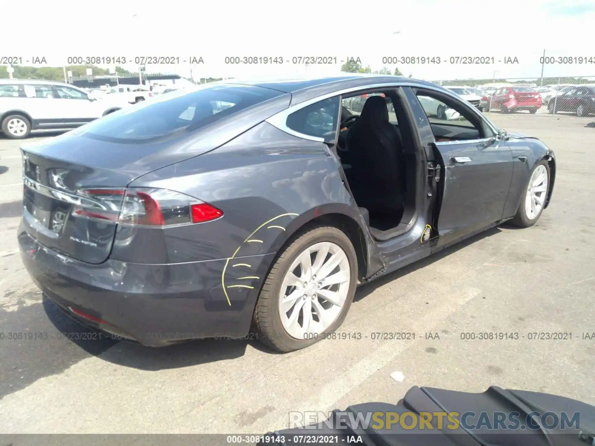 4 Фотография поврежденного автомобиля 5YJSA1E27LF351385 TESLA MODEL S 2020