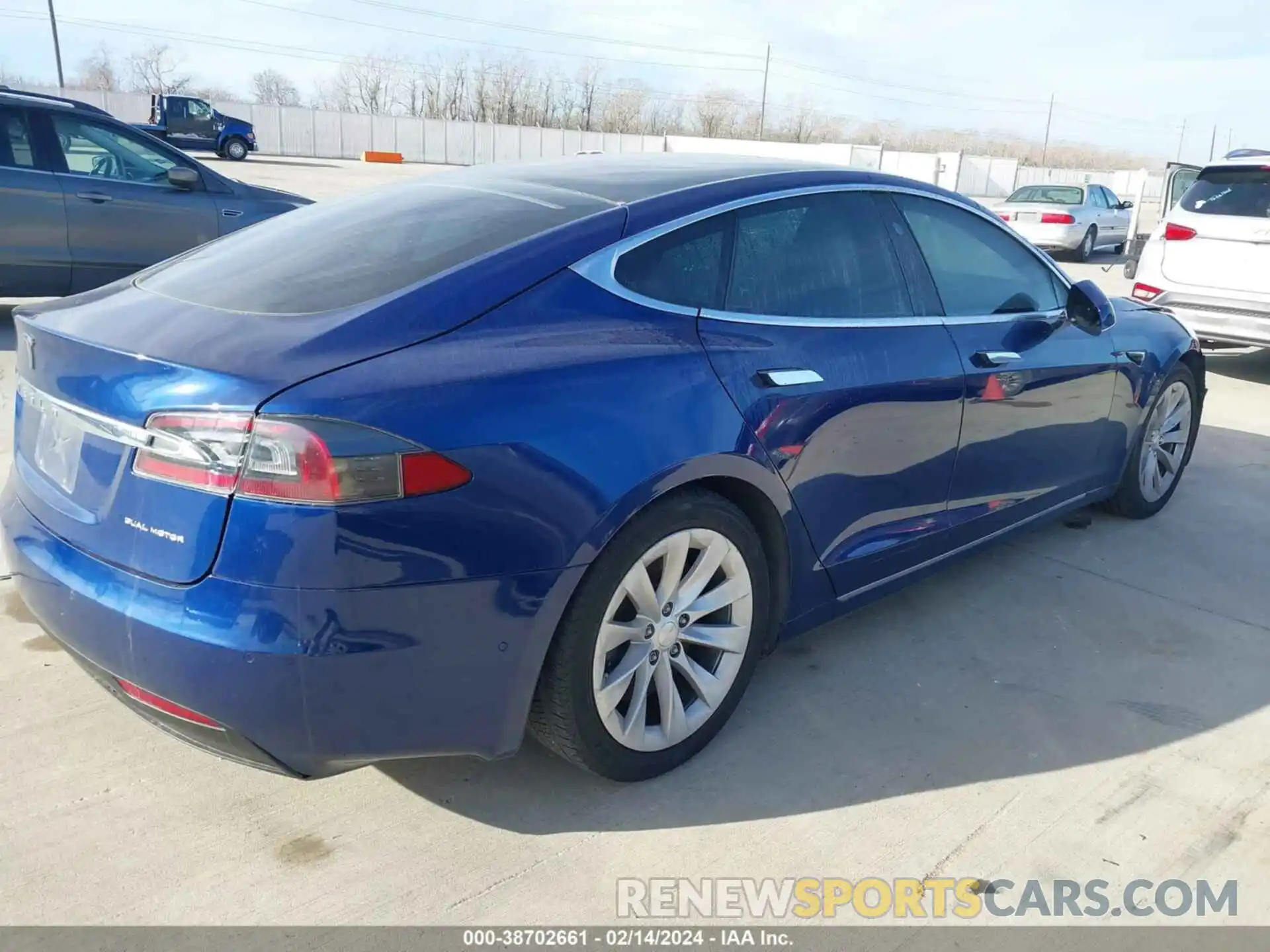 4 Фотография поврежденного автомобиля 5YJSA1E27LF366694 TESLA MODEL S 2020