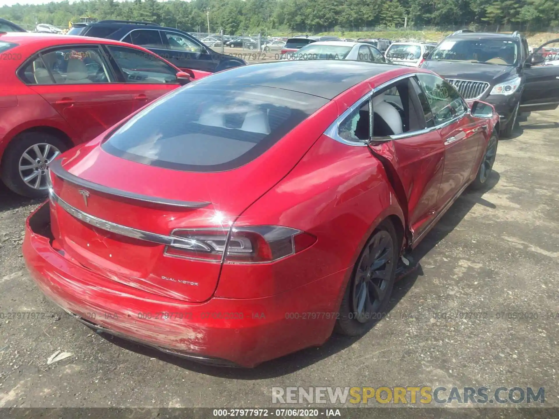 4 Photograph of a damaged car 5YJSA1E27LF381051 TESLA MODEL S 2020