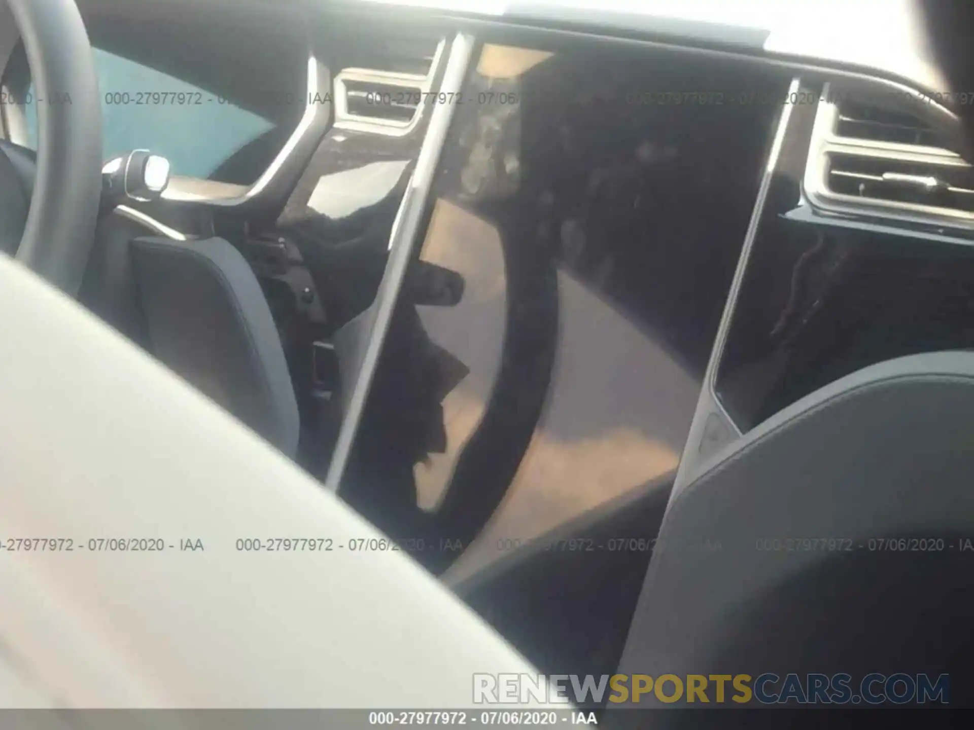 7 Photograph of a damaged car 5YJSA1E27LF381051 TESLA MODEL S 2020