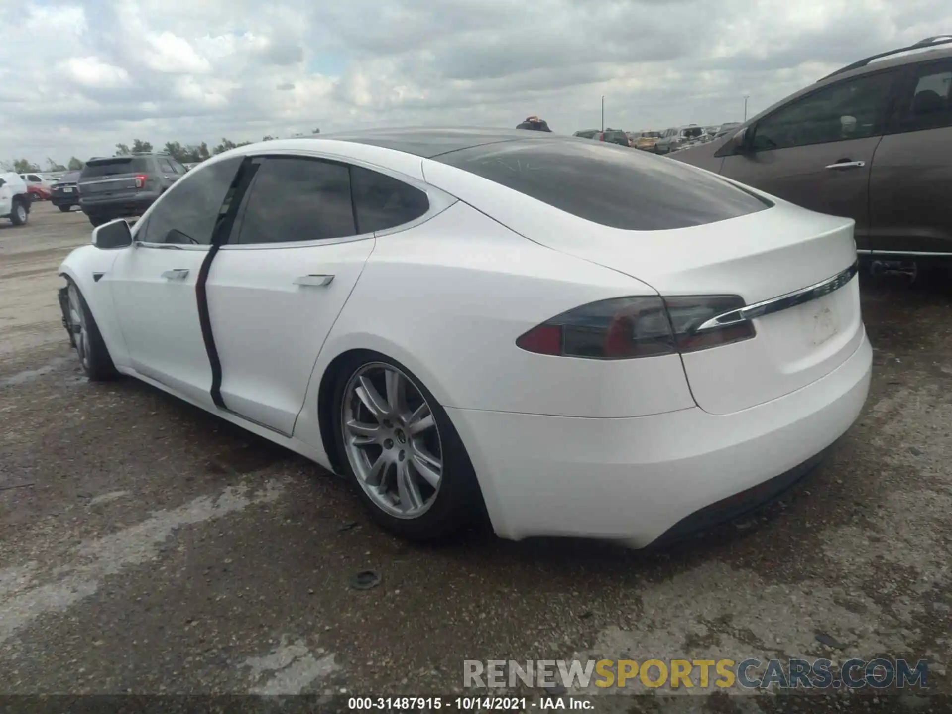 3 Фотография поврежденного автомобиля 5YJSA1E27LF385407 TESLA MODEL S 2020