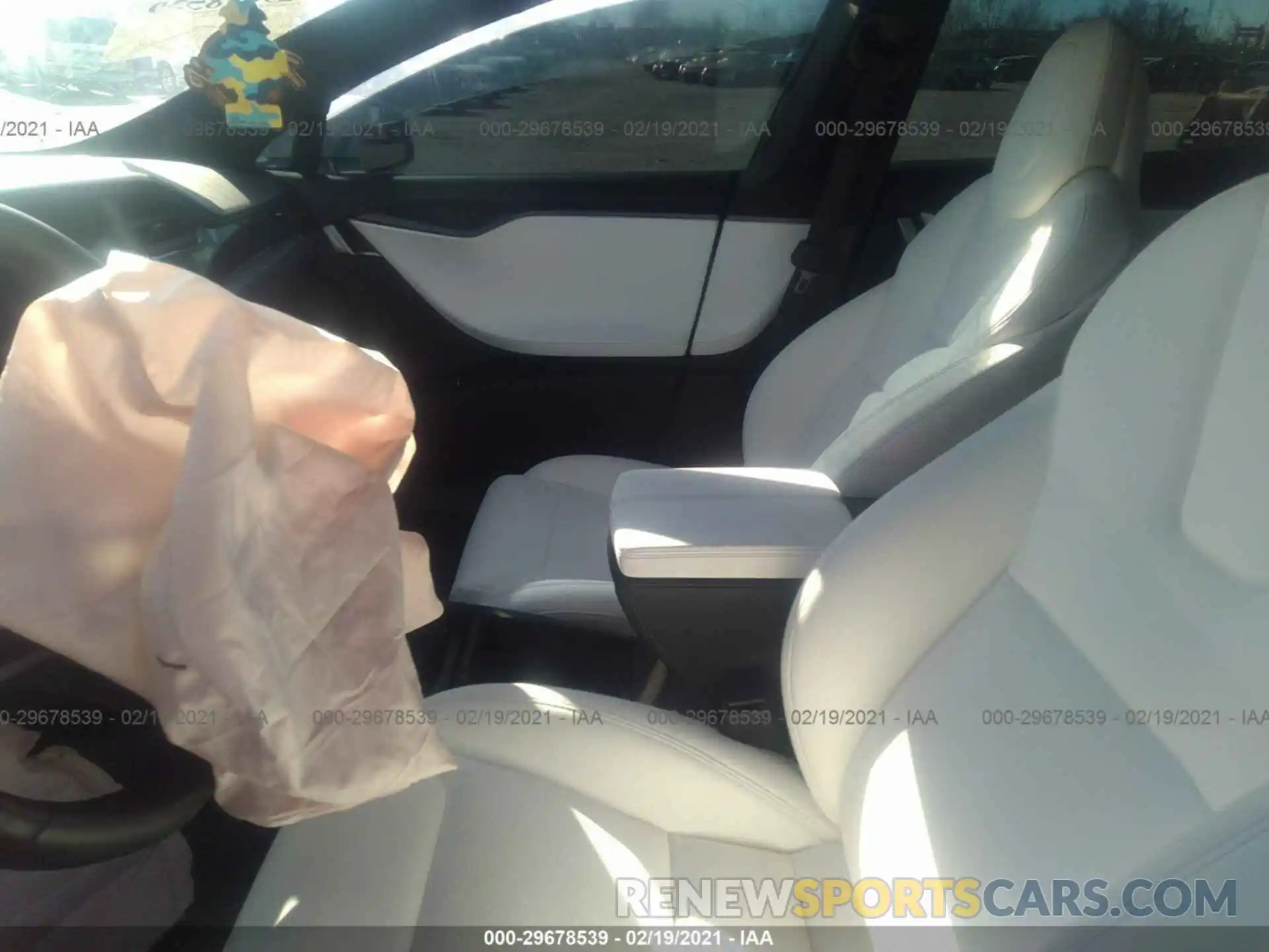 5 Photograph of a damaged car 5YJSA1E28LF353985 TESLA MODEL S 2020